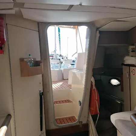 Botel Sur Un Yacht Insolite La Rochelle (Charente-Maritime)