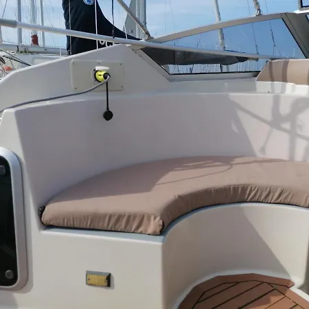 Sur Un Yacht Insolite Botel La Rochelle (Charente-Maritime)
